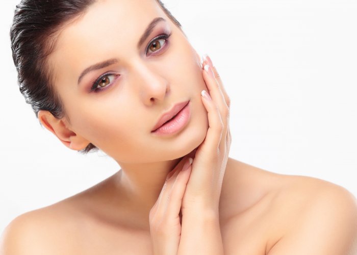 Reconturare mandibulara cu acid hialuronic