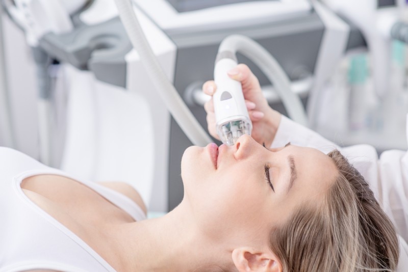 Cât de des este recomandat un tratament facial pentru curatarea tenului: recomandari de ingrijire
