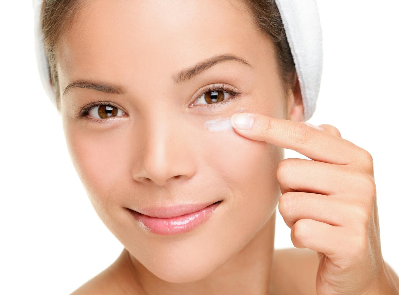 Corectie cearcane cu acid hialuronic